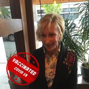 Meet your Posher, Ednamae